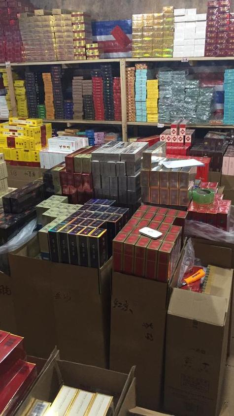 环江是广西壮族自治区柳州市的一个县，如果您想在该地区寻找香烟批发，以下是一些建议